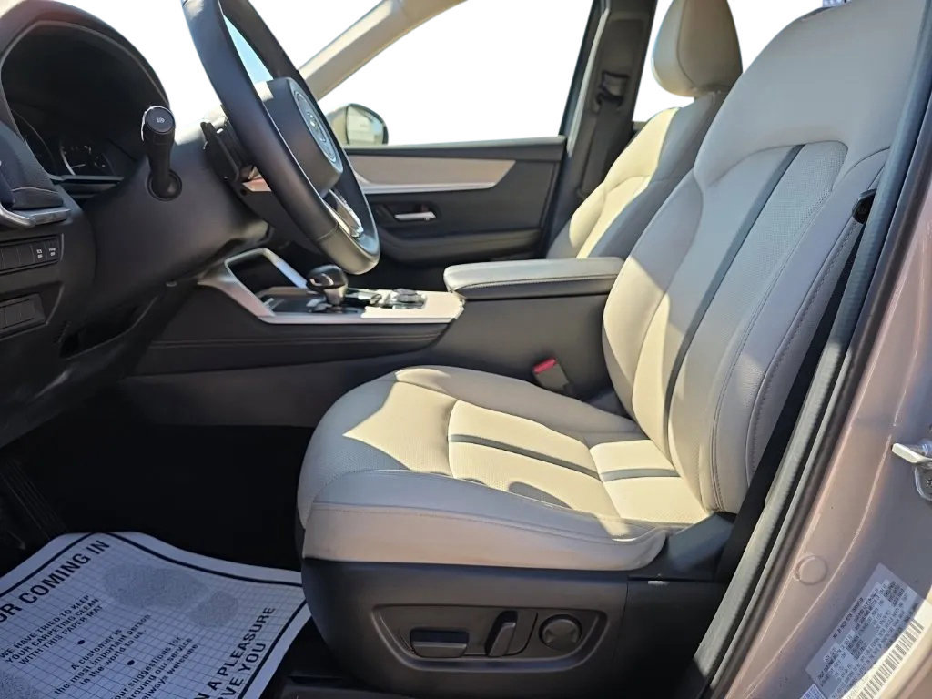 Used 2024 MAZDA CX-90 3.3 Turbo w/ Preferred Package AWD/4WD image 18