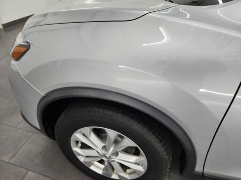 Used 2016 Nissan Rogue SV image 32