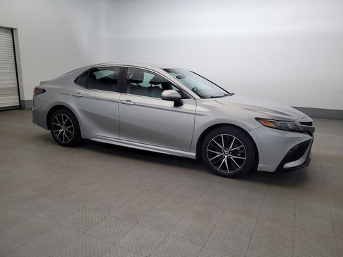 Used 2021 Toyota Camry SE image 11