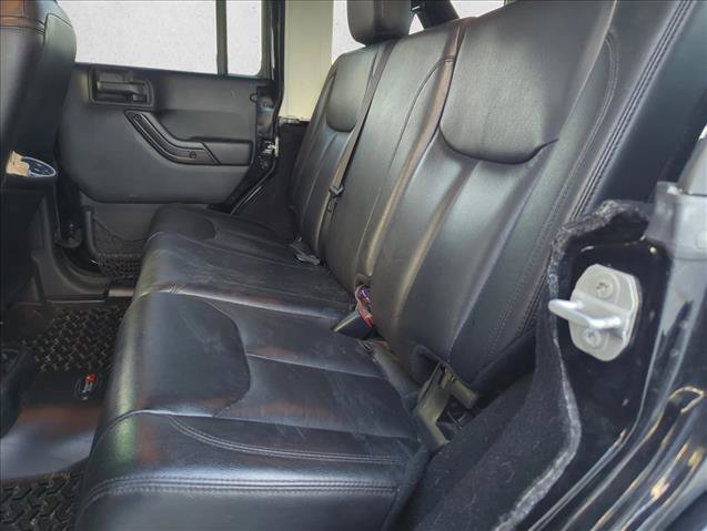 Used 2017 Jeep Wrangler Unlimited Sahara AWD/4WD image 9