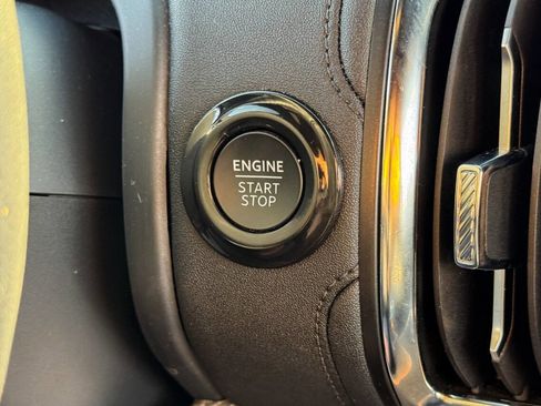 Used 2025 Ford Expedition Tremor AWD/4WD image 38