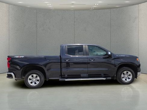Used 2023 Chevrolet Silverado 1500 LT w/ Protection Package AWD/4WD image 2