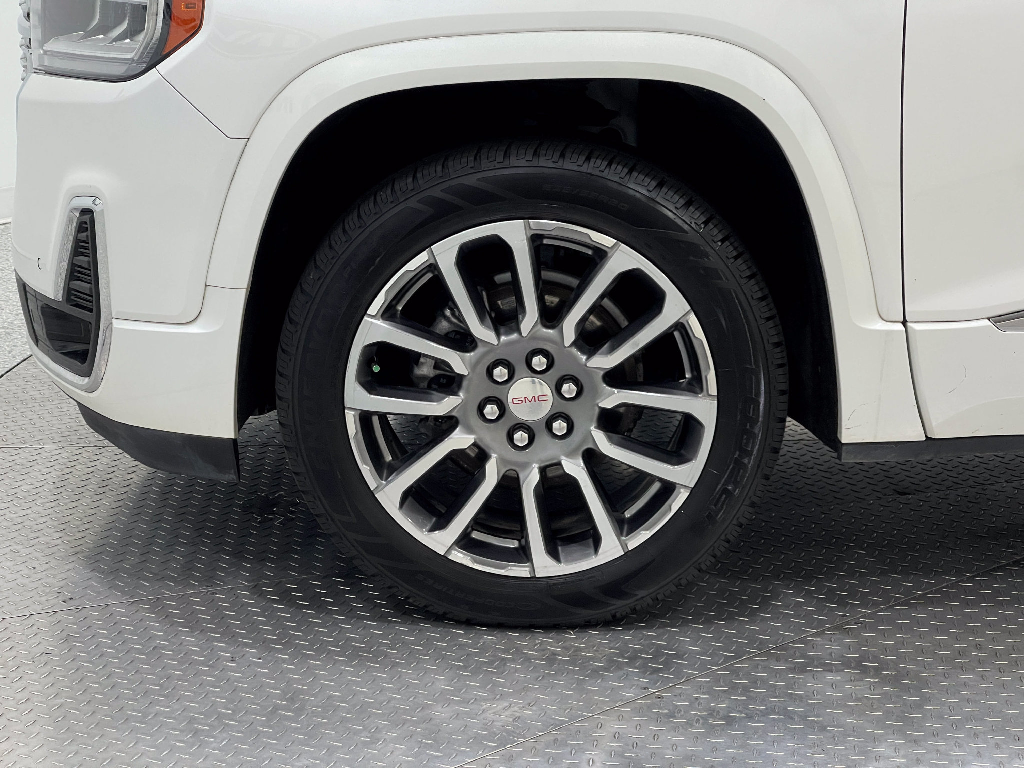 Used 2021 GMC Acadia Denali w/ Denali Technology Package FWD image 35