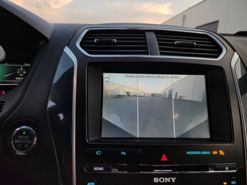 Used 2018 Ford Explorer Sport w/ Equipment Group 401A image 12