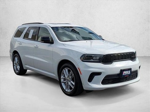 Used 2024 Dodge Durango GT image 3