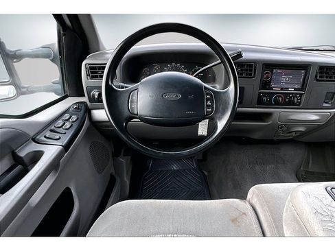 Used 2000 Ford F250 XLT image 9