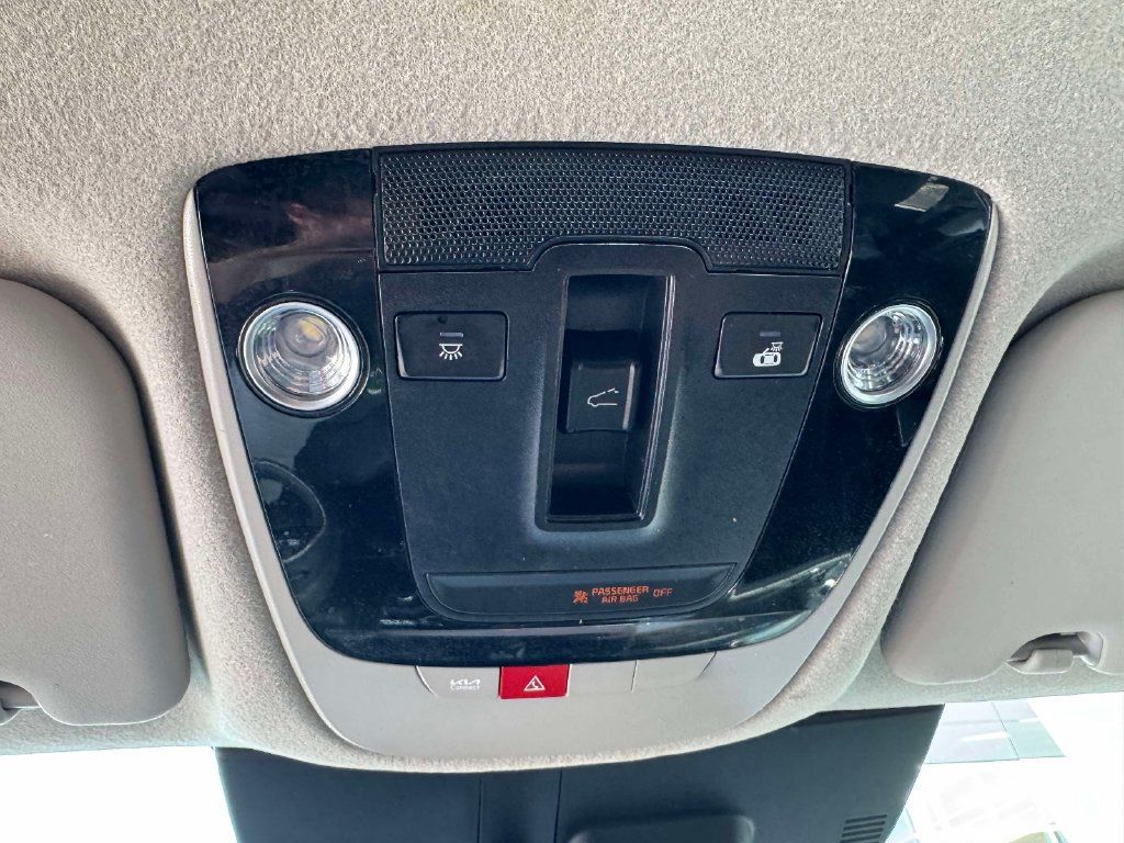 Certified 2025 Kia Niro Wave w/ Wave Preserve Package FWD image 32