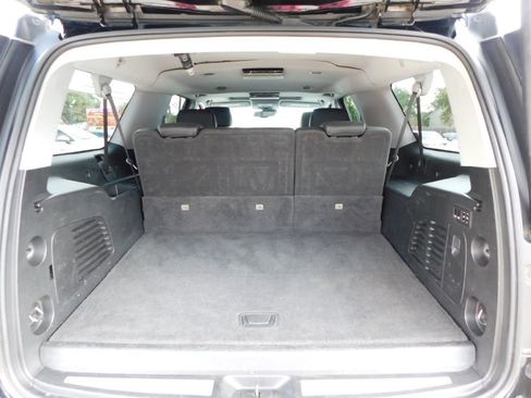 Used 2018 Chevrolet Suburban Premier image 22