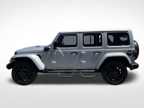Used 2024 Jeep Wrangler Unlimited Sahara w/ Technology Group AWD/4WD image 13