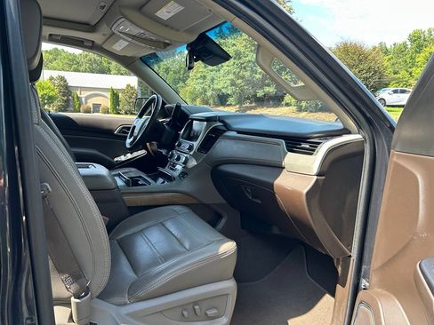 Used 2020 GMC Yukon Denali w/ Denali Premium Package RWD image 40