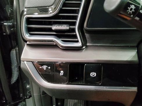 Used 2024 Kia Sportage EX image 28