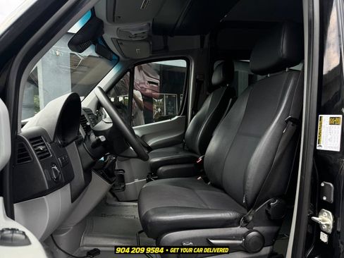 Used 2018 Mercedes-Benz Sprinter 2500 image 20
