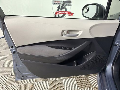 Used 2021 Toyota Corolla LE image 10