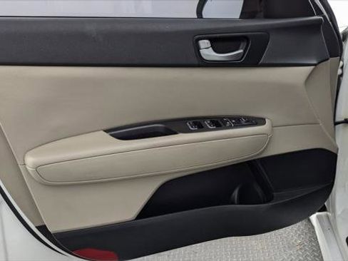 Used 2018 Kia Optima LX image 13