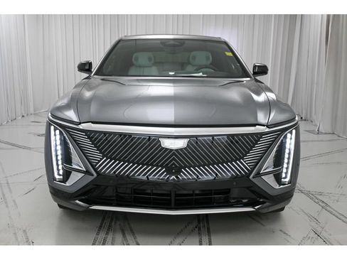 Used 2023 Cadillac Lyriq 2WD image 3
