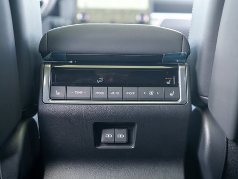 Used 2025 Lexus GX 550 AWD/4WD image 18