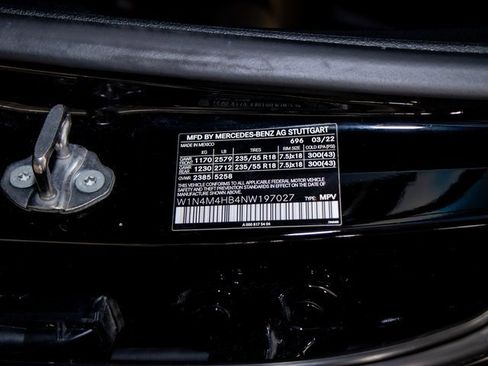 Used 2022 Mercedes-Benz GLB 250 4MATIC image 25