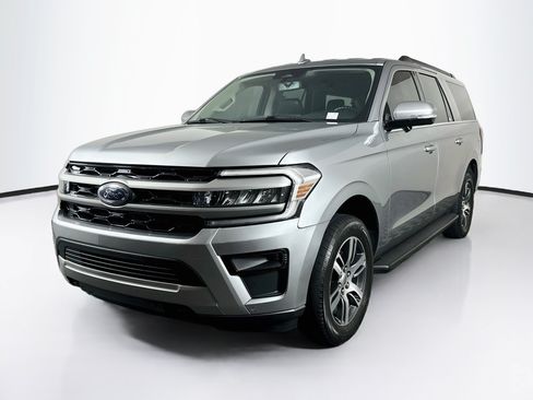 Used 2024 Ford Expedition Max XLT AWD/4WD image 3