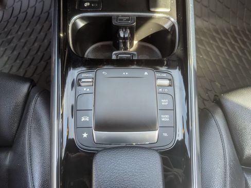 Used 2021 Mercedes-Benz GLA 250 4MATIC image 26