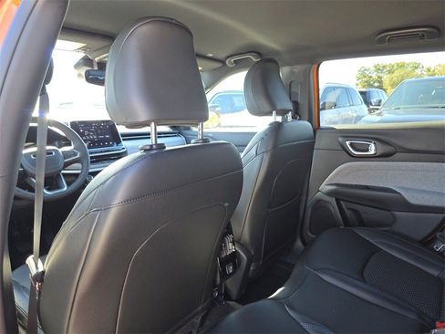 New 2026 Jeep Compass Latitude image 9