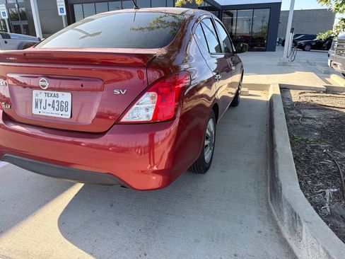 Used 2019 Nissan Versa SV FWD image 9