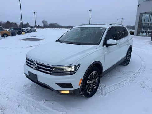 Used 2018 Volkswagen Tiguan SEL Premium image 7
