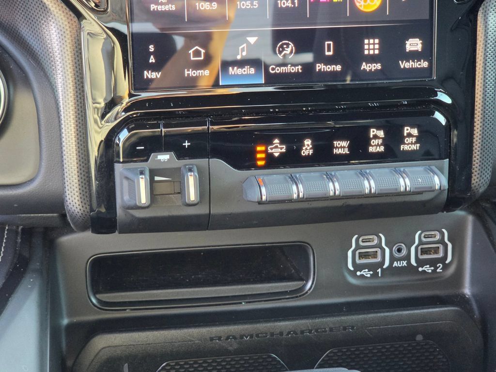 Used 2024 RAM 1500 Limited AWD/4WD image 25