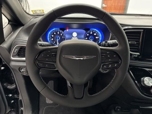 New 2026 Chrysler Pacifica Select w/ S Appearance Package image 26