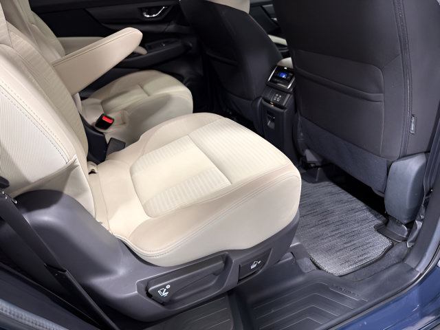 Certified 2025 Subaru Ascent Premium AWD/4WD image 31