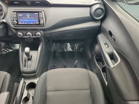 Used 2025 Nissan Kicks Play S image 30