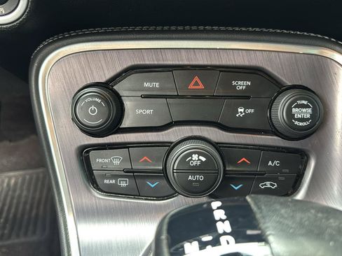 Used 2018 Dodge Challenger SXT RWD image 16