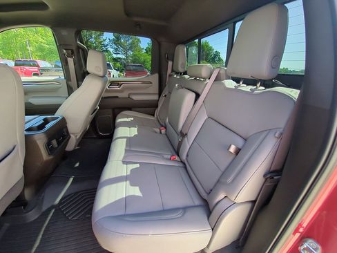 Used 2024 Chevrolet Silverado 1500 LT Trail Boss w/ LT Trail Boss Premium Package image 30