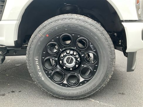 New 2026 Ford F250 Lariat w/ Black Appearance Package image 10