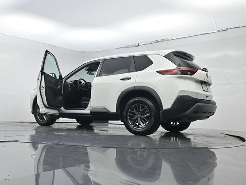 Used 2022 Nissan Rogue S FWD image 20