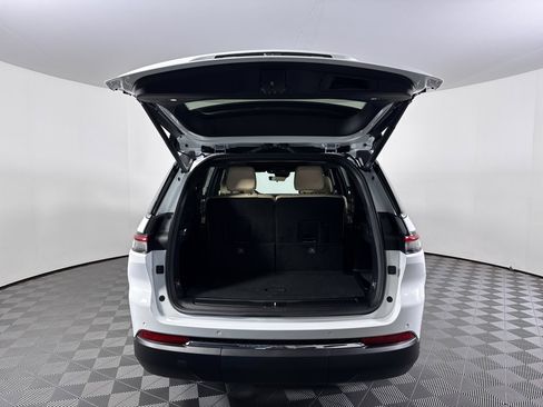 New 2025 Jeep Grand Cherokee L Limited image 8