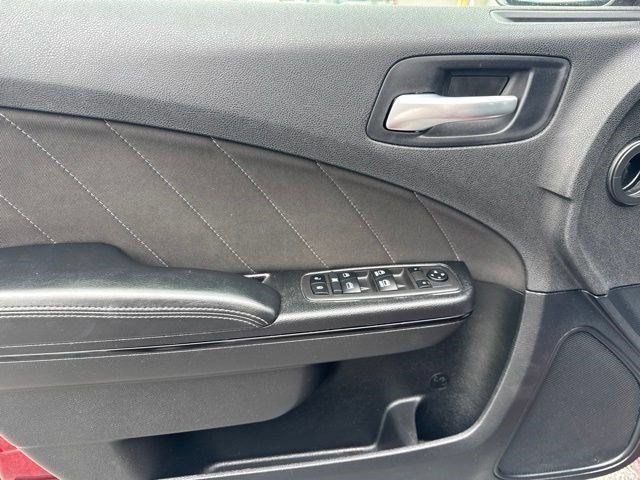 Used 2022 Dodge Charger SXT w/ Blacktop Package RWD image 10