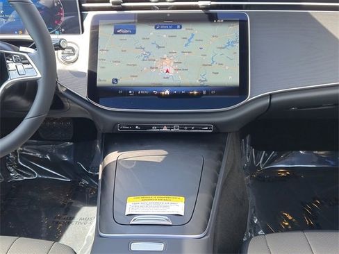 Certified 2025 Mercedes-Benz E 350 4MATIC Sedan image 13