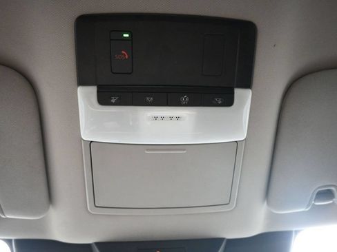 Used 2024 Nissan Pathfinder SV FWD image 15