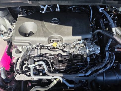 Used 2025 Toyota Sienna Platinum image 21