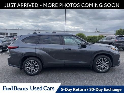 Used 2021 Toyota Highlander Platinum AWD/4WD image 8