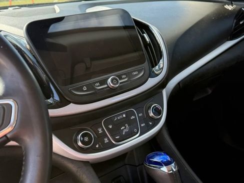 Used 2018 Chevrolet Volt LT w/ Comfort Package image 14