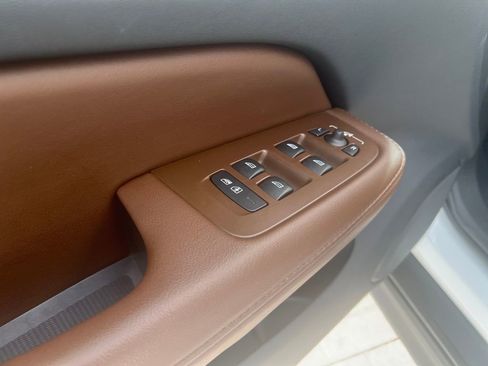 Used 2023 Volvo V60 B5 Cross Country Plus w/ Climate Package image 40