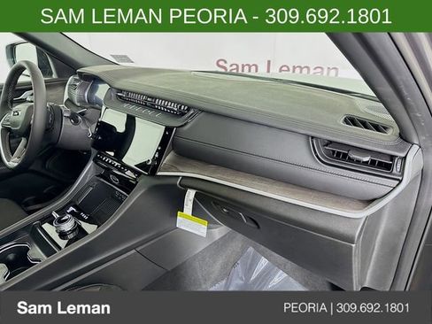 New 2026 Jeep Grand Cherokee Altitude image 29