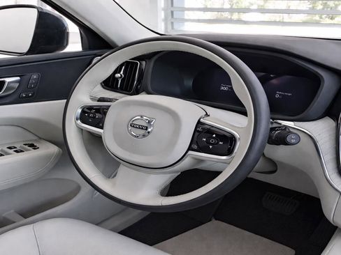 Certified 2025 Volvo XC60 T8 Plus w/ Protection Package Premier AWD/4WD image 16