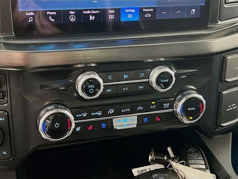 Used 2024 Ford F450 Lariat w/ Camper Package image 15