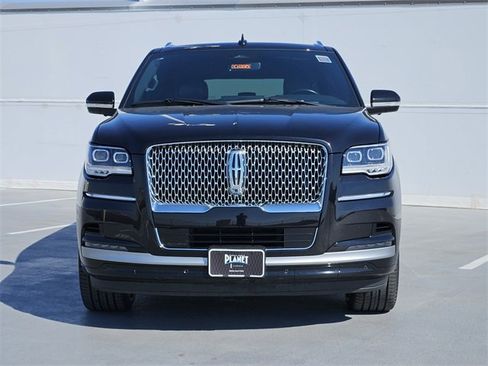 Used 2024 Lincoln Navigator L 4WD image 2