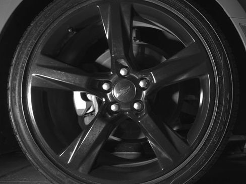Used 2018 Chevrolet Camaro LT RWD image 11