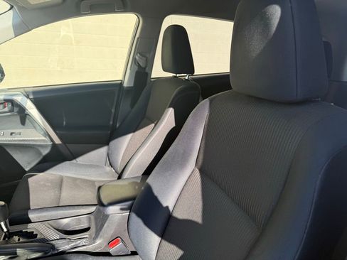 Used 2014 Toyota RAV4 LE AWD/4WD image 21