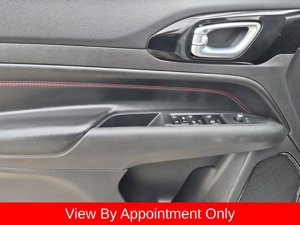 Used 2025 Jeep Compass Trailhawk AWD/4WD image 11
