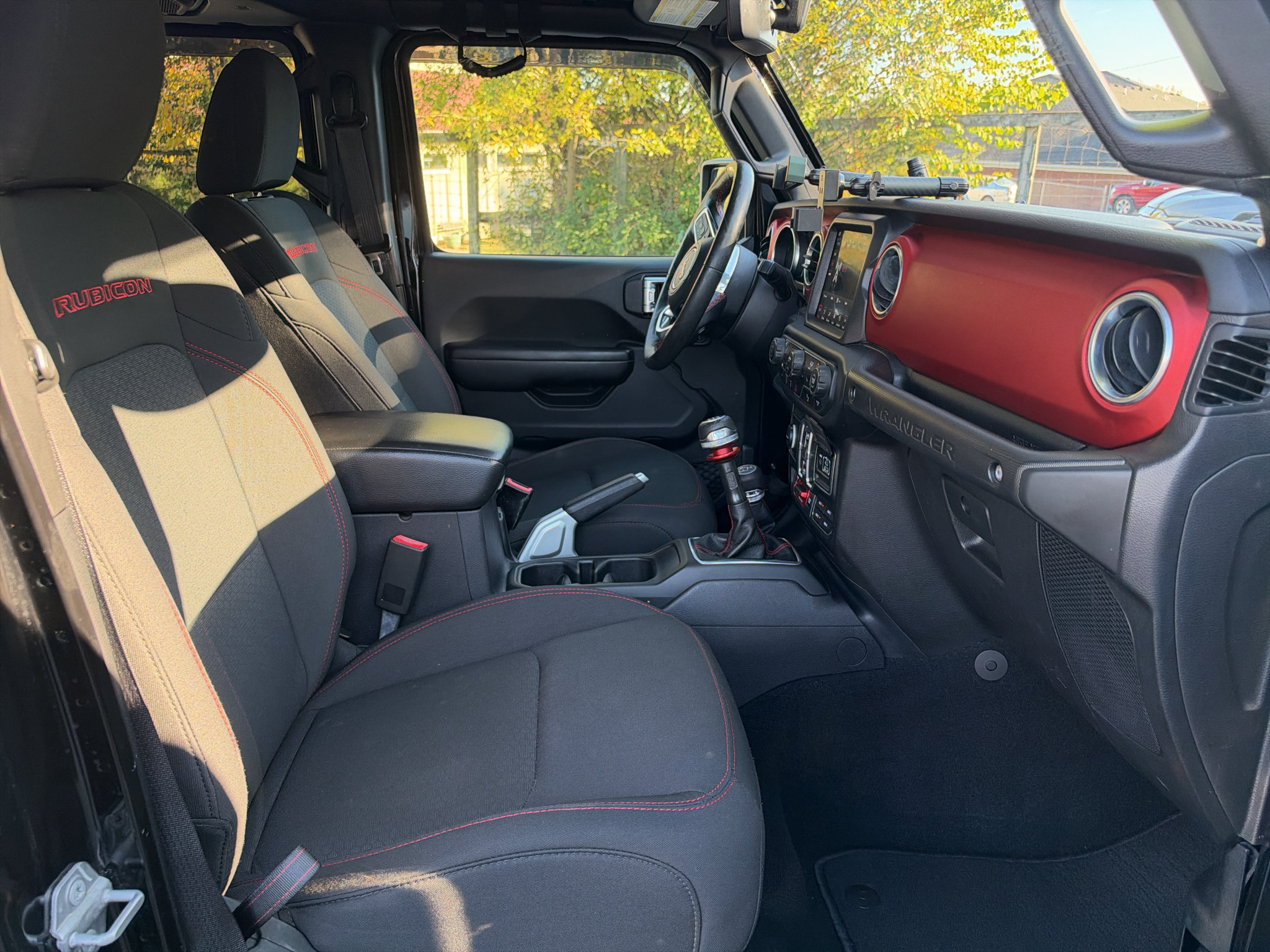 Used 2018 Jeep Wrangler Unlimited Rubicon AWD/4WD image 19
